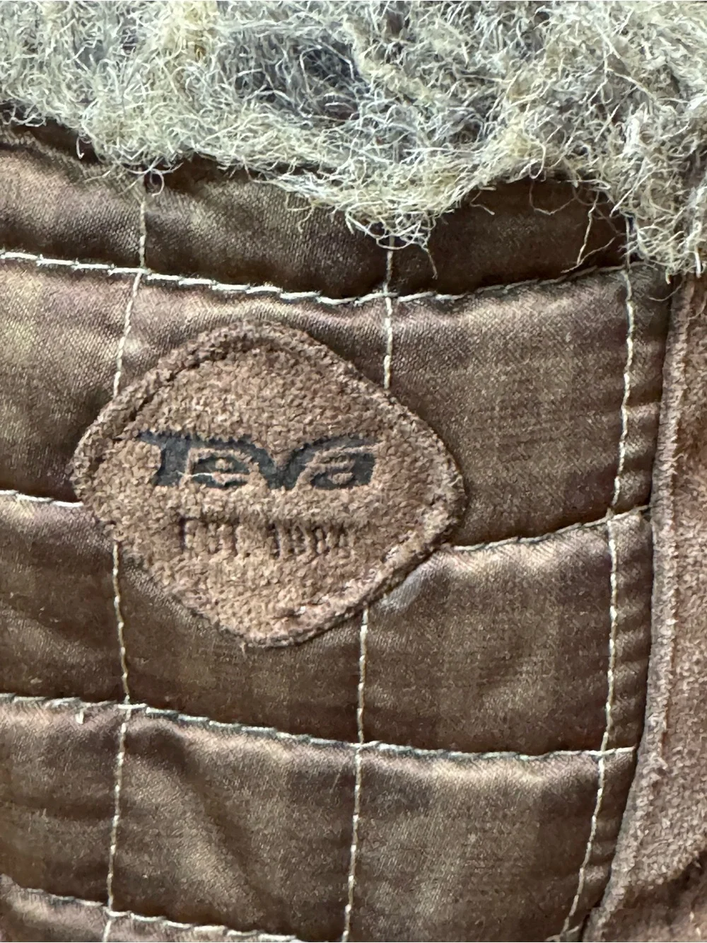 Teva Girls Brown Winter Boots with Pink Laces Size 3